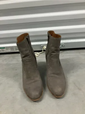Frye Essa Bootie Size 9.5 Nubuck leather thumbnail 6