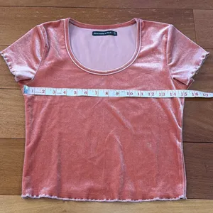 Abercrombie & Fitch Velvet Top Womens Pink Scoop Neck Lettuce Edge XS thumbnail 3