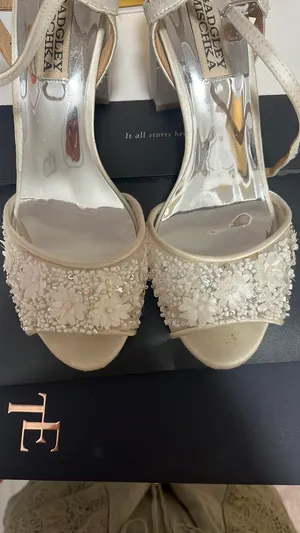 Badgley Mischka white bridal heels thumbnail 3