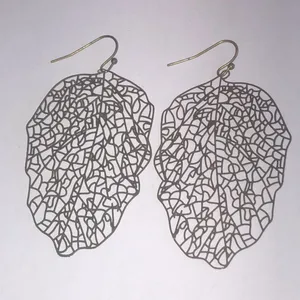 Elegant Brass Tone Lightweight Cutout Boho Leaf Earrings thumbnail 2