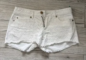 Romeo and Juliet white shorts size 28 thumbnail 1