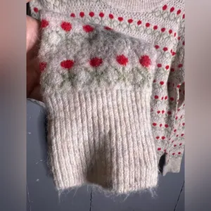En Creme Ellie Rose Sweater in size Small/Medium. Fuzzy and soft thumbnail 7