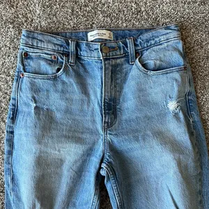 Abercrombie High Rise Mom Jean thumbnail 4