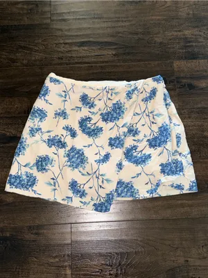 Abercrombie & Fitch Linen Blend Mini Wrap Skort - Blue Floral Print thumbnail 2