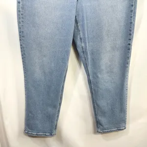 American Eagle Plus Size 18 Jeans Mom Light Wash‎ Blue High Rise Relaxed 633 thumbnail 4