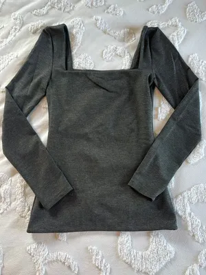Aritzia Contour Long Sleeve thumbnail 1