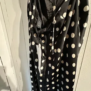 AKIRA Black and White Polka Dot Maxi FIT AND FLARE Dress thumbnail 3