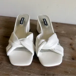 Nine West Women's Gather Sandal Size 7.5 #B1941 thumbnail 2