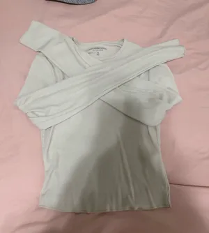 Abercrombie & Fitch baby tee in XS ribbed knit, fitted, casual, soft fabric, minimalist, everyday wear, basic tee, lightweight #babytee #minimalist thumbnail 1