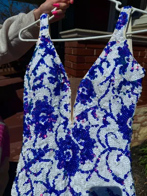 Size 4 Jovani Prom Dress thumbnail 2