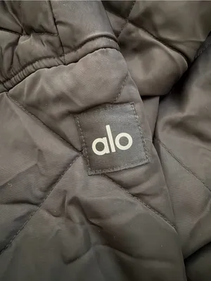 ALO Yoga Urbanite Wrap Puffer Jacket Size Medium thumbnail 5