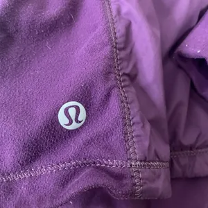 Lululemon Rush Hour Jacket Full Zip Darkest Magenta Purple Hooded Sz 12 *Flaw thumbnail 10