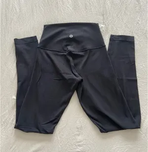 Lululemon Align Leggings 25" High-Rise Black thumbnail 3