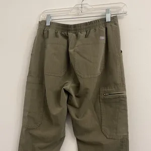 Figs woman olive green cargo scrubs size XS/T thumbnail 5