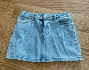 Denim mini skirt Size 2 thumbnail 1