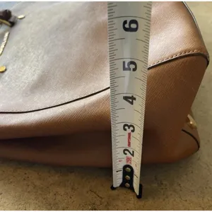 Vintage Michael Kors Women’s Handbag Bag Brown Gold Saffiano Leather Tote thumbnail 7