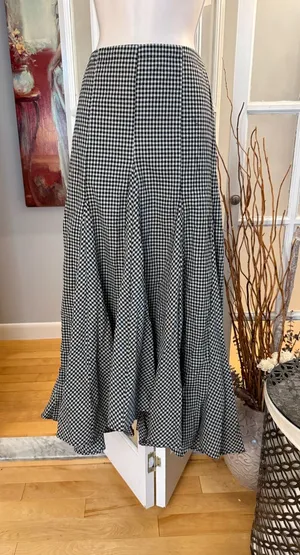 ✨VICI Gingham Trumpet Skirt Small✨ thumbnail 1