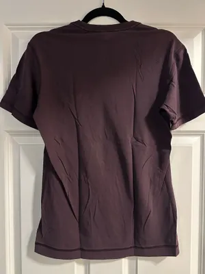 Lululemon T-shirt thumbnail 3