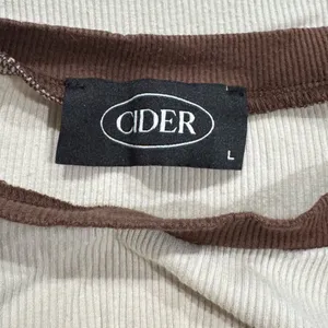 Cider Adventurer College Cropped Short Sleeve Tee Shirt Women’s Large thumbnail 2