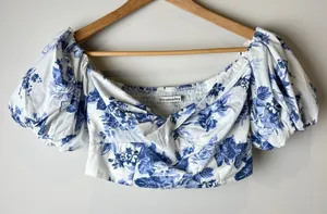 Abercrombie Floral Blue & White Women's Puff Sleeve Cropped Gathered Bodice Top thumbnail 1