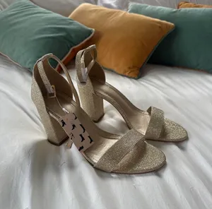 Gold glittery high heels  thumbnail 2