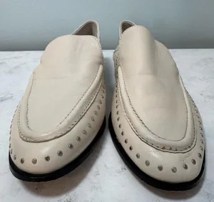 Women's Vince Camuto Jendeya Loafers Size 7 Beige Parchment Silver Studs thumbnail 1
