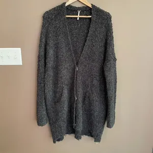 Free People Oversized Bouclé V-Neck Cardigan Size Small Gray Pockets Boho Alpaca thumbnail 3