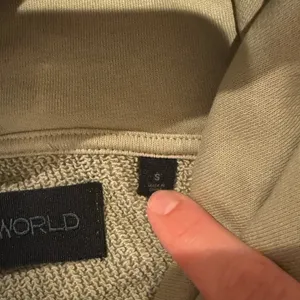 Aritzia Super World Sweatshirt small thumbnail 3