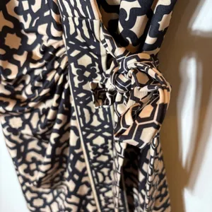 Gretchen Scott 3/4 Sleeve Jersey Wrap It Up Dress in Rio‎ Print Size XS thumbnail 4