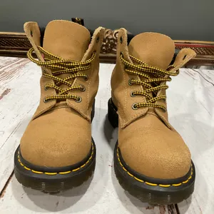 Womans Dr.‎ Martens 939 Greasy Suede Tan Boots thumbnail 2