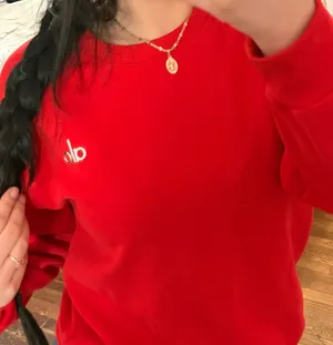 Alo Yoga Red Crewneck Accolade Pullover  thumbnail 4