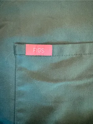 FIGS Technical Collection Catarina One-Pocket Scrub Top Women’s Small EUC thumbnail 2