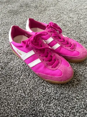 Gola Women's Bright Pink and White Retro Trainer thumbnail 2