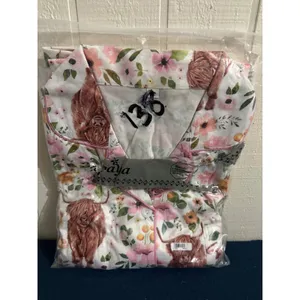 NIB- Highland Cow Floral Pajama Set Short Sleeve Button Down Shorts Large thumbnail 2