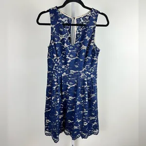 Vince Camuto Navy Blue Floral Lace V Neck Fit & Flare Cocktail Dress Size 4 thumbnail 2