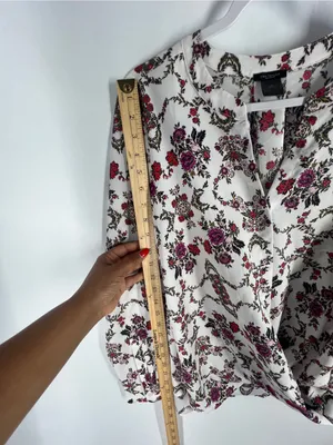 Ann Taylor White Floral Wrap-Style Blouse with‎ Pink & Red Blooms thumbnail 12