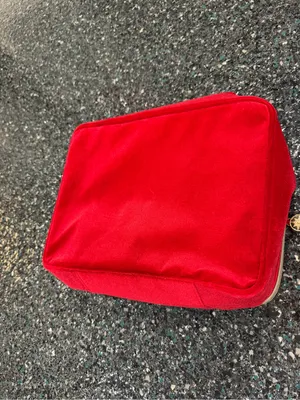 Estee Lauder Train Case Bag 2023 Limited Edition -Red Velvet w/Handle & Gold Tag thumbnail 3