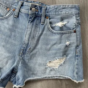 Madewell Relaxed High Waisted Denim Shorts Distressed 3 Inch Size 27 thumbnail 3