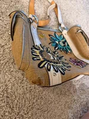 Coach Bumble Bee Handbag Straw Floral Tan White 2005 thumbnail 3