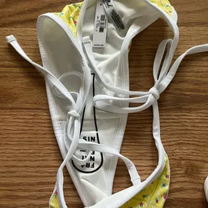 Frankie’s Bikinis set thumbnail 2