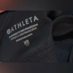 Athleta Black Ribbed Racerback Tank Top‎ Size XS with Built-in Shelf Bra thumbnail 6