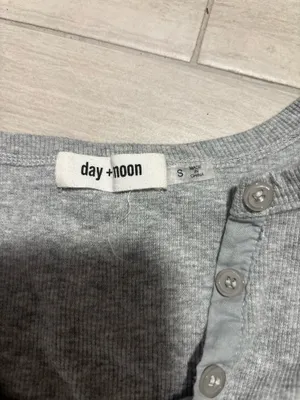 Day & Night grey tank top thumbnail 3