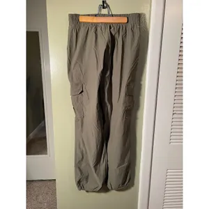 Mondetta Women's Size Medium High-Rise Cargo Pants Olive Green Athletic Outdoor thumbnail 6