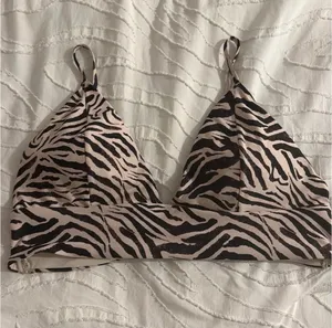 H&M Zebra Bikini Top thumbnail 1