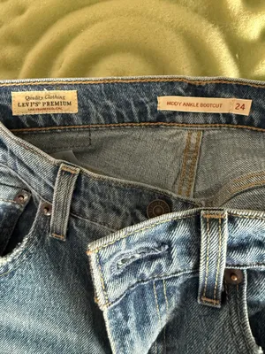 Levi’s Middy Ankle Bootcut Jeans thumbnail 3