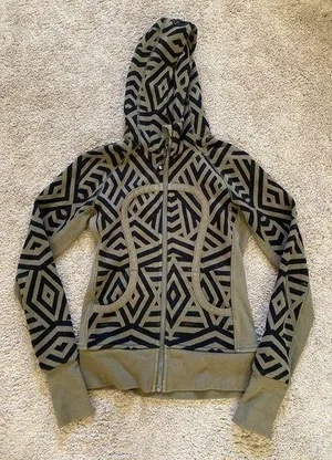 Lululemon women’s size 4 jacket thumbnail 1