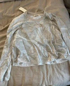 Cropped Camo Sweatshirt Gray thumbnail 1