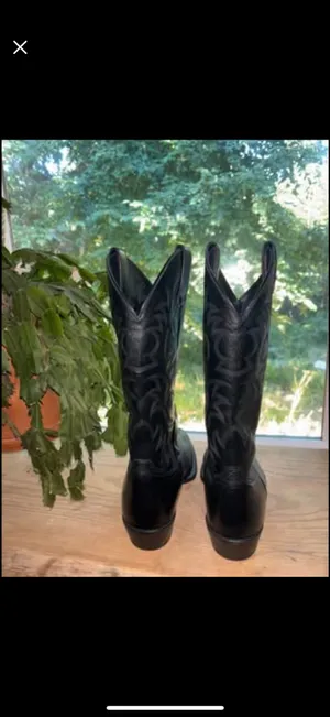 Cowboy Ariat Boots thumbnail 2