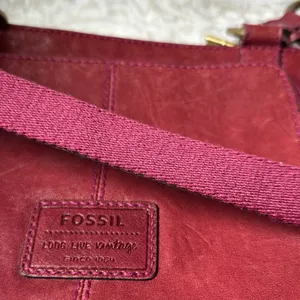 Fossil Women's Burgundy Leather Crossbody Bag good condition like new thumbnail 16