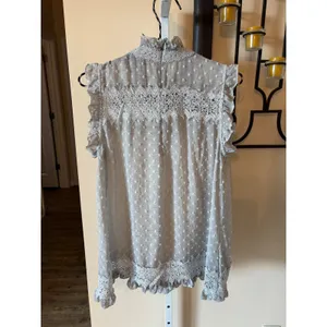 POL Grey Swiss Dot Lace Crochet Sleeveless Ruffle High Neck Boho Blouse Medium thumbnail 7